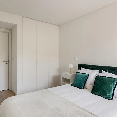 Bright Ajuda Apartment, 2 Bedrooms & Ac * 리스본